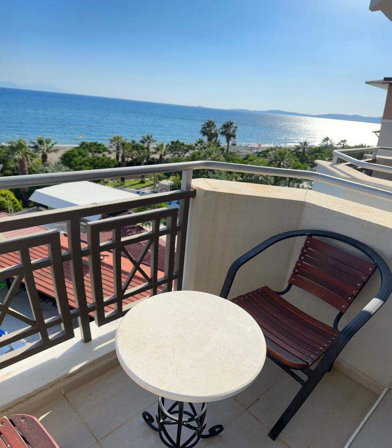 Sirius-Mi-Gumuldur-Hotel-Deniz-Manzarali-Oda-4-1789x2048